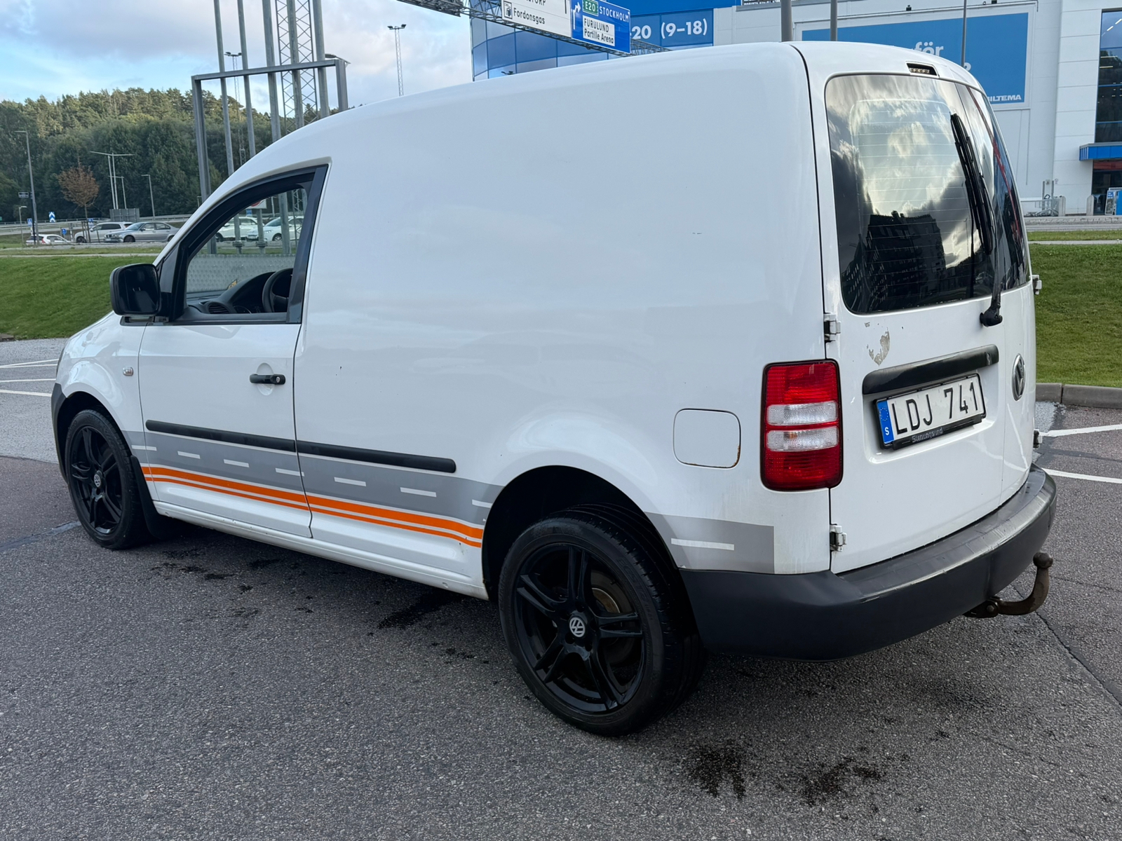 Volkswagen Caddy 2011, kuva 3/5
