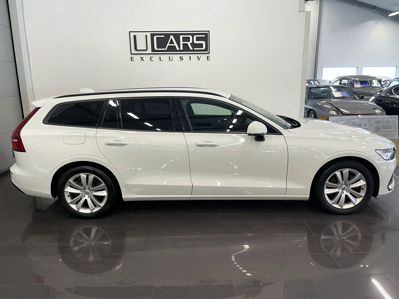 Volvo V60 D3 Geartronic Momentum 2020, bild 2/10