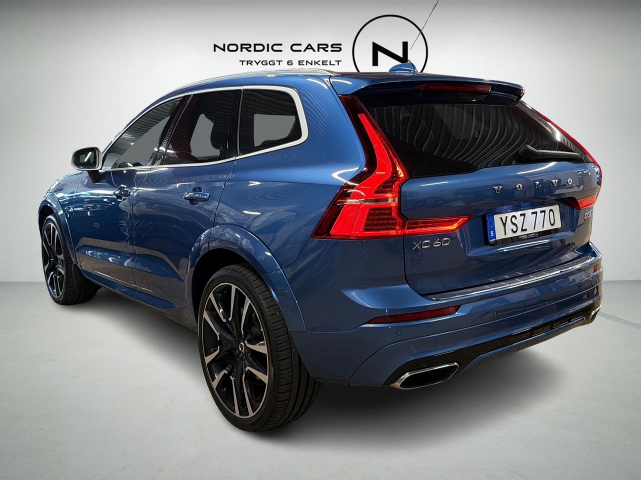 Volvo XC60 2018, photo 2/10