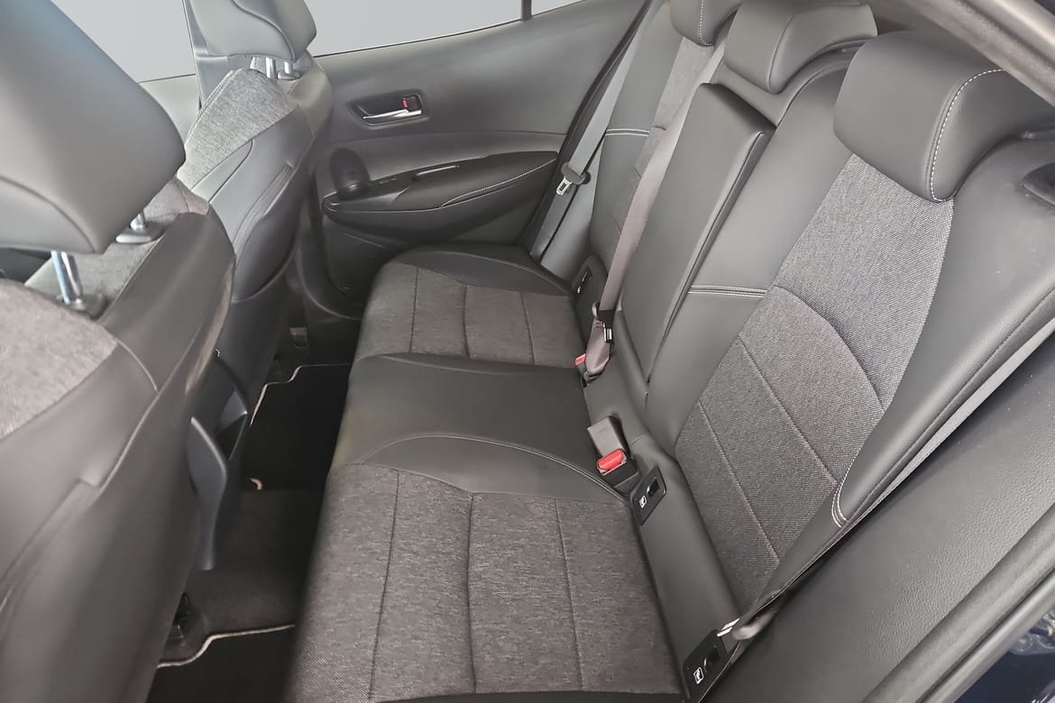 Toyota Corolla 1,8 HYBRID 5d Style Plus 2023, bild 7/10