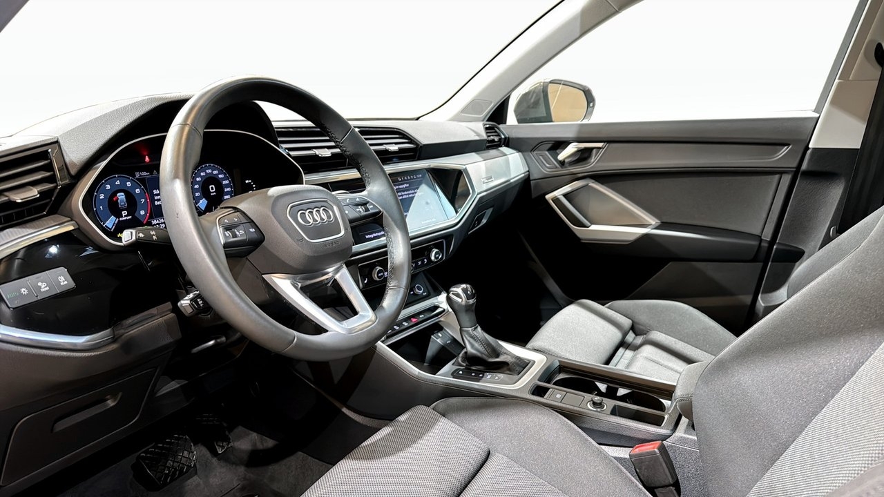 Audi Q3 35 TFSI 150HK P-Värmare Drag 2025, bild 7/10