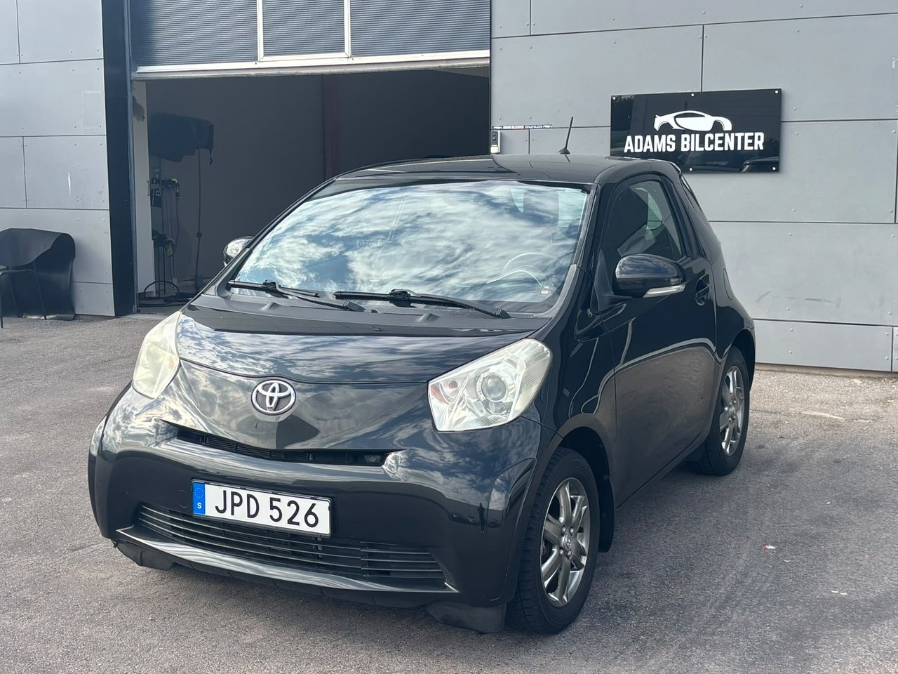 Toyota IQ 1.0 VVT-i 2009, bild 2/10