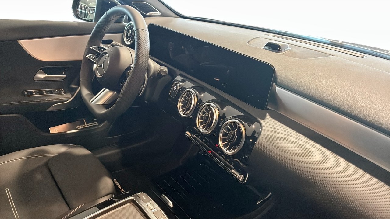 Mercedes-Benz A 250 e AMG Premium 2027, photo 4/9