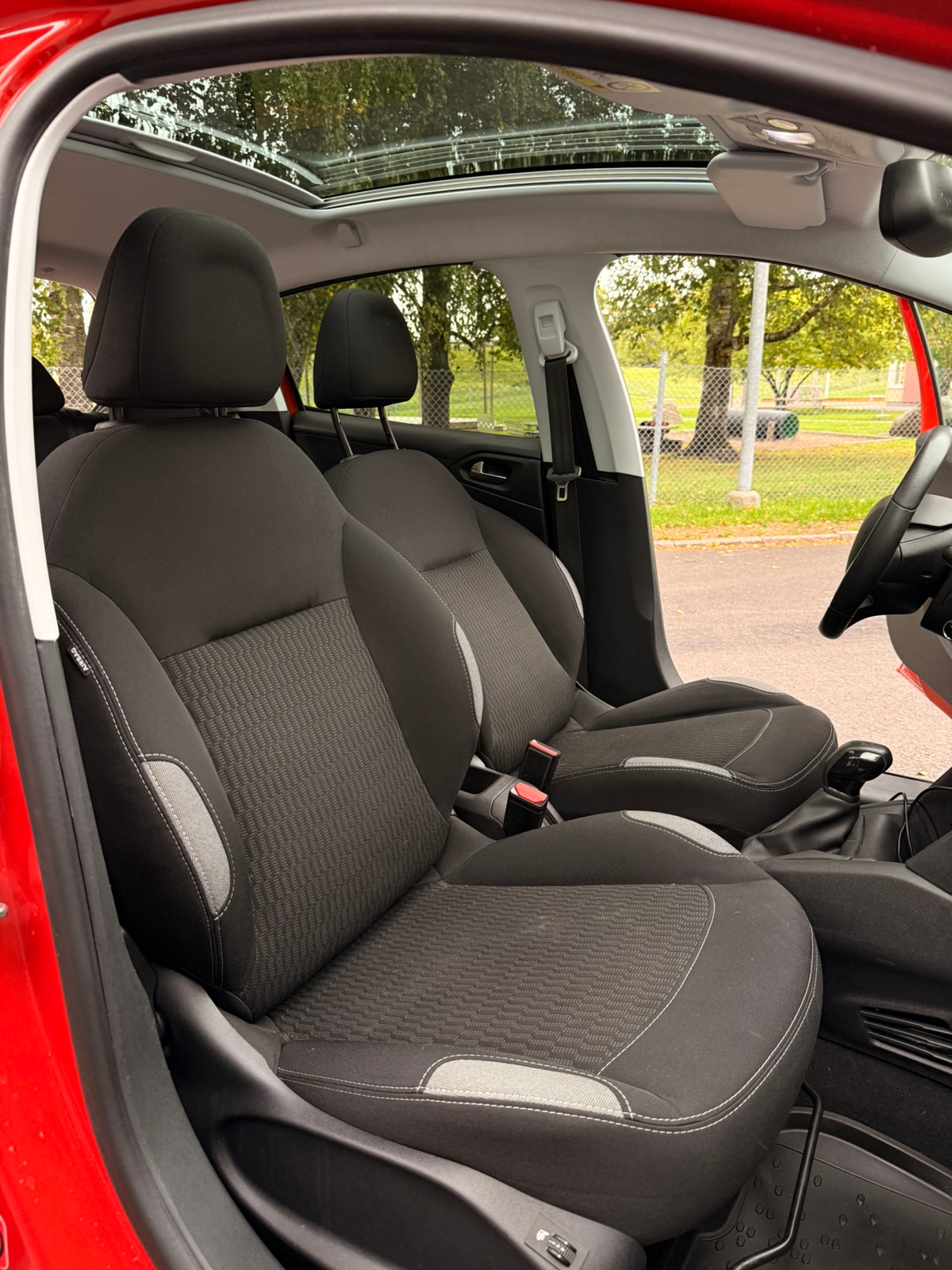 Peugeot 208 2016, bild 7/9