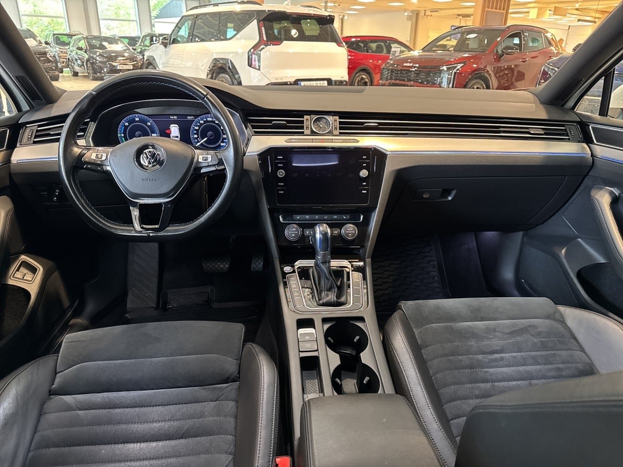 Volkswagen Passat 2018, bild 7/10
