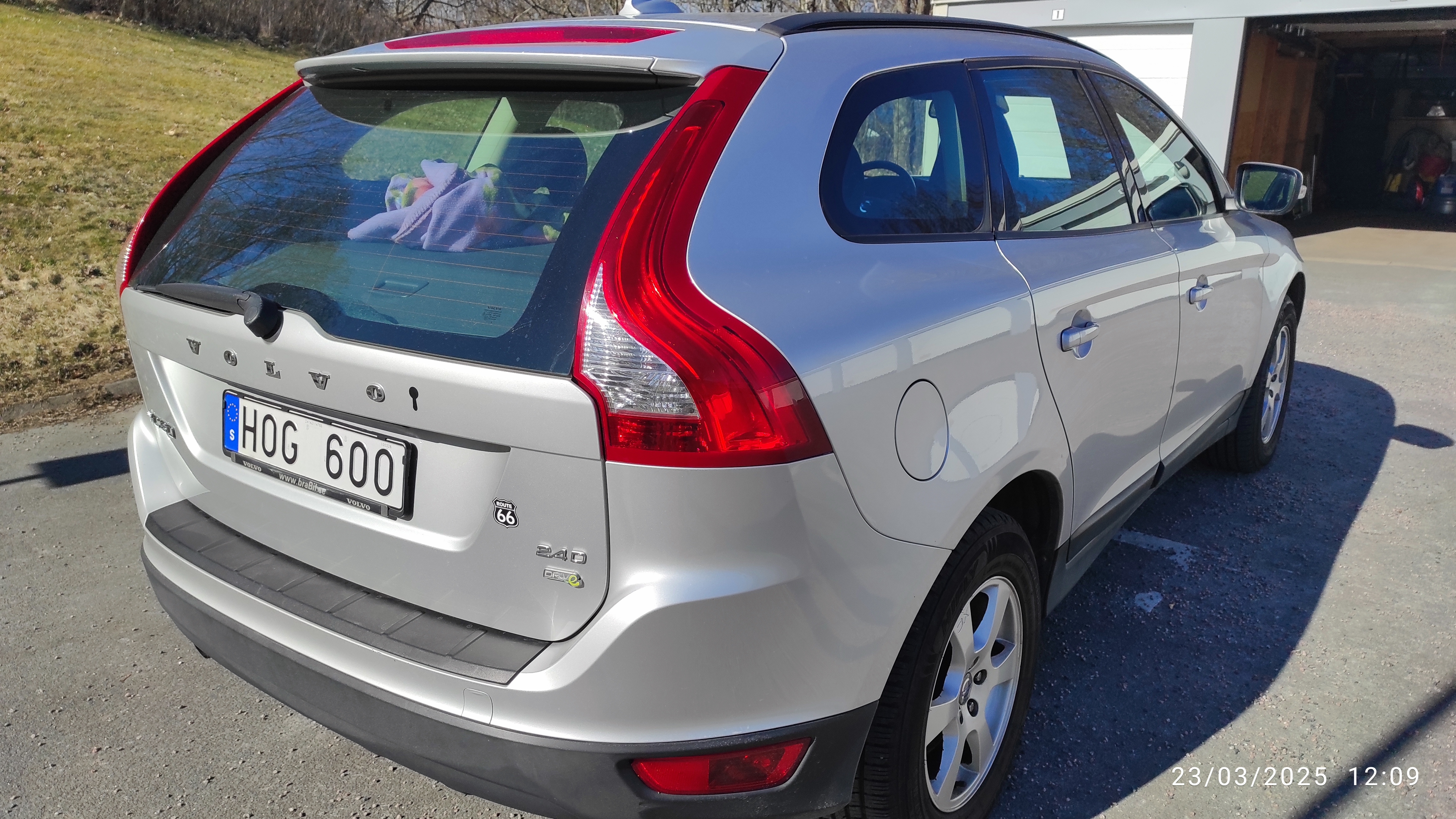 Volvo XC60 2.4D Manuell 2010, bild 2/5