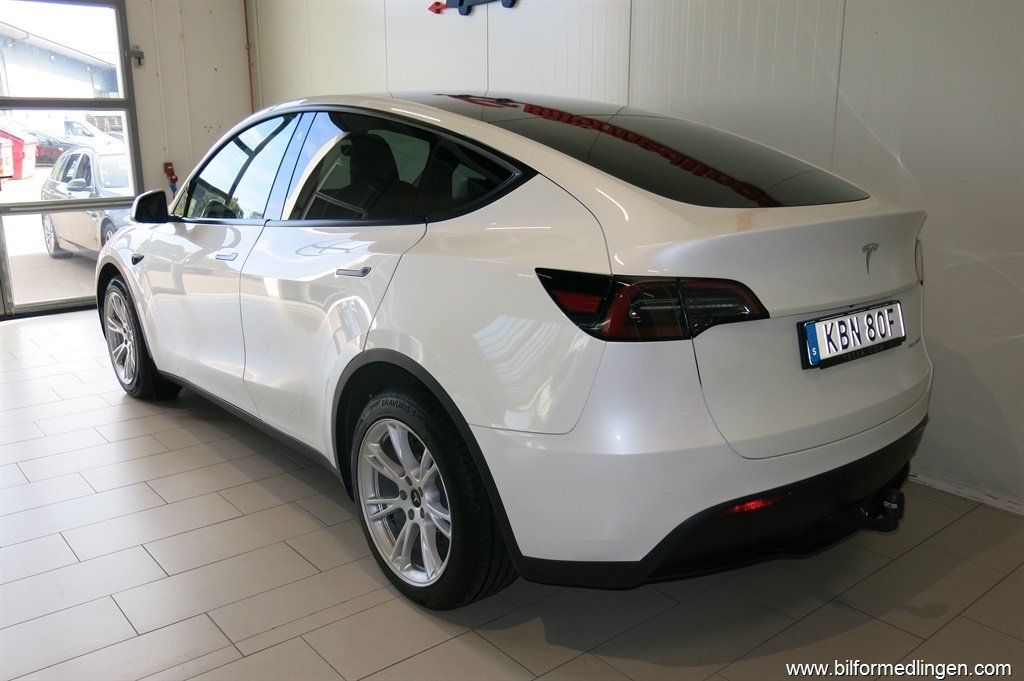 Tesla Model Y 2023, bild 5/10
