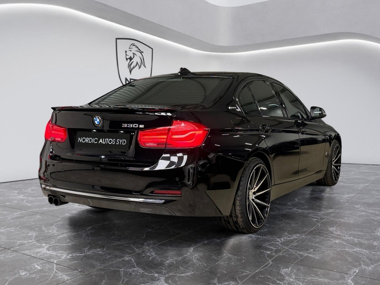 BMW 330 2017, bild 6/10