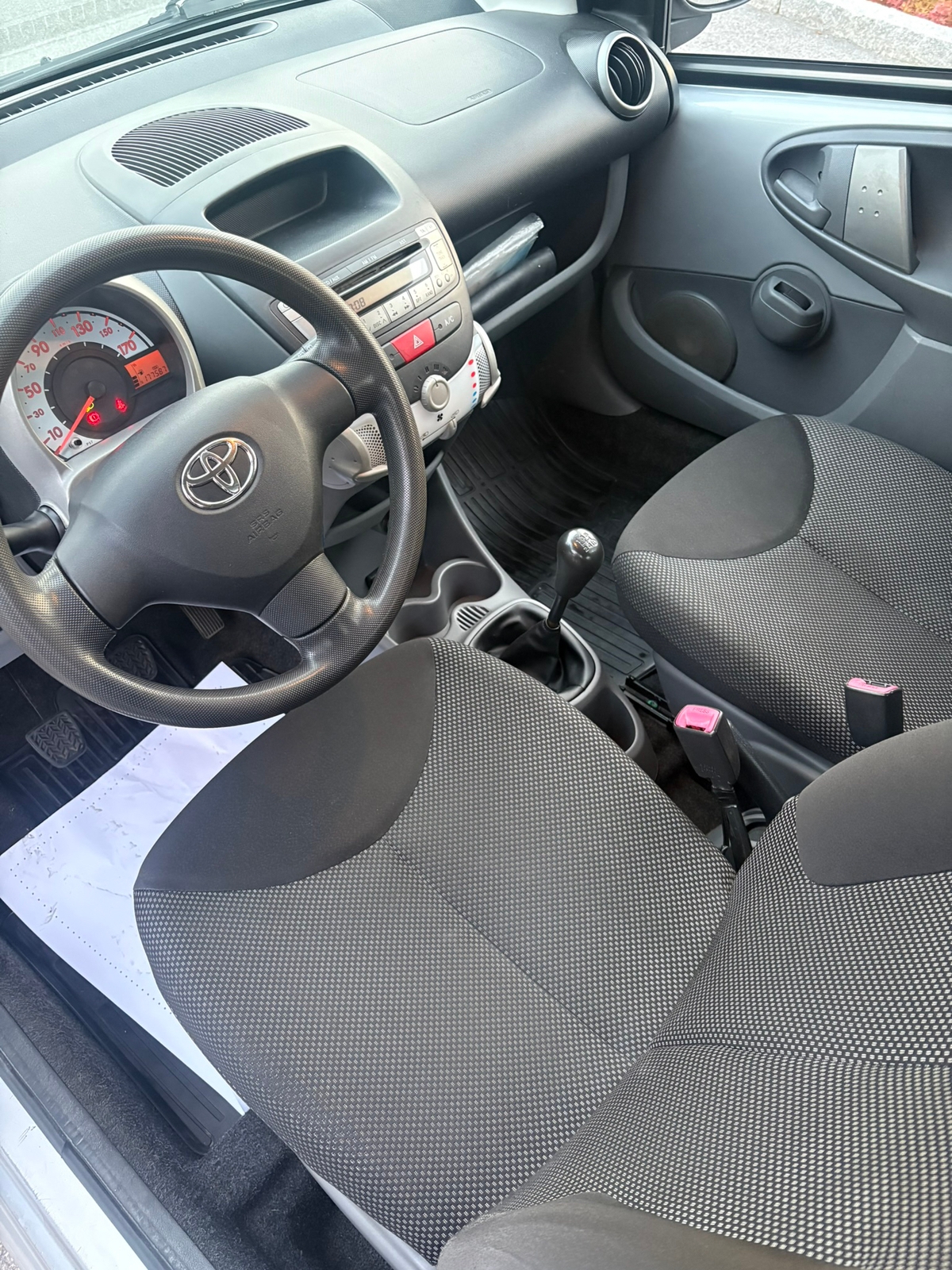 Toyota Aygo 5-dörrar 1.0 VVT-i Manuell 2009, bild 5/6