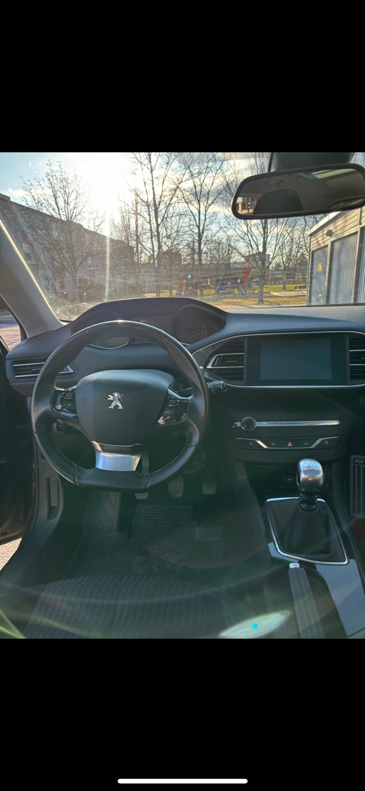 Peugeot 308 1.6 e-HDi 115 FAP Manuell 2014, bild 3/5