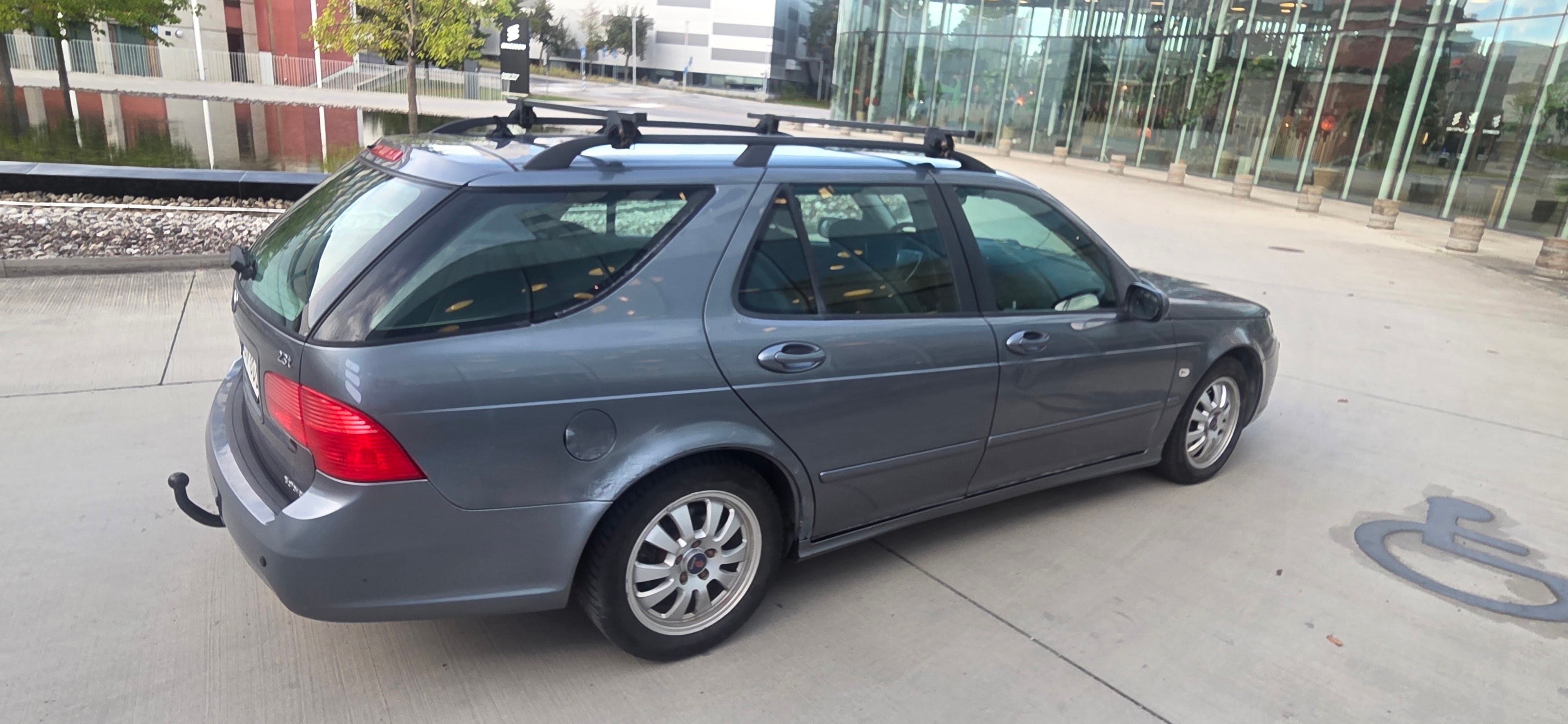 Saab 9-5 Kombi 2.3t 185hk –Ny Bes 2007, bild 4/5
