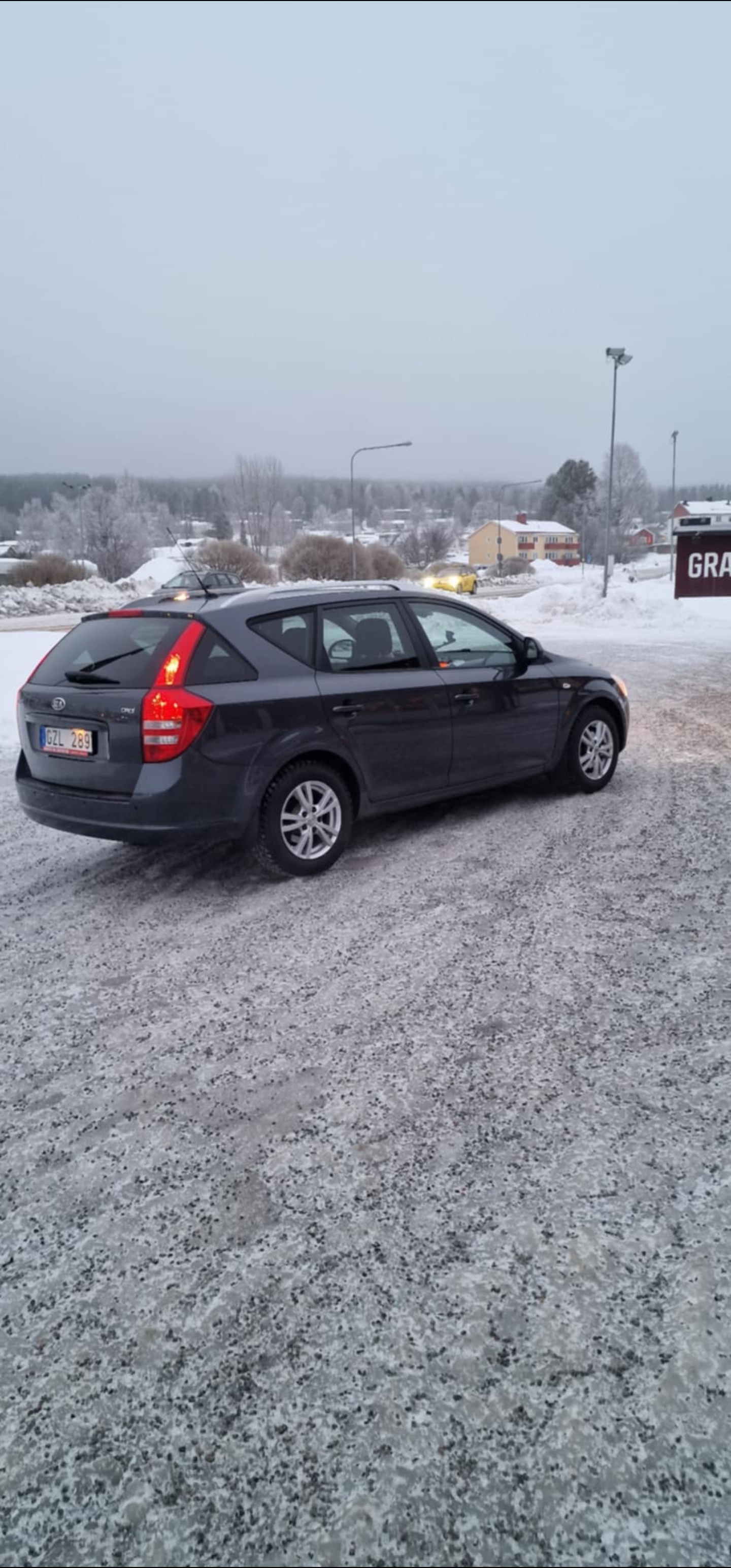Kia Ceed _sw 1.6 CRDi Manuell 2009, photo 2/2