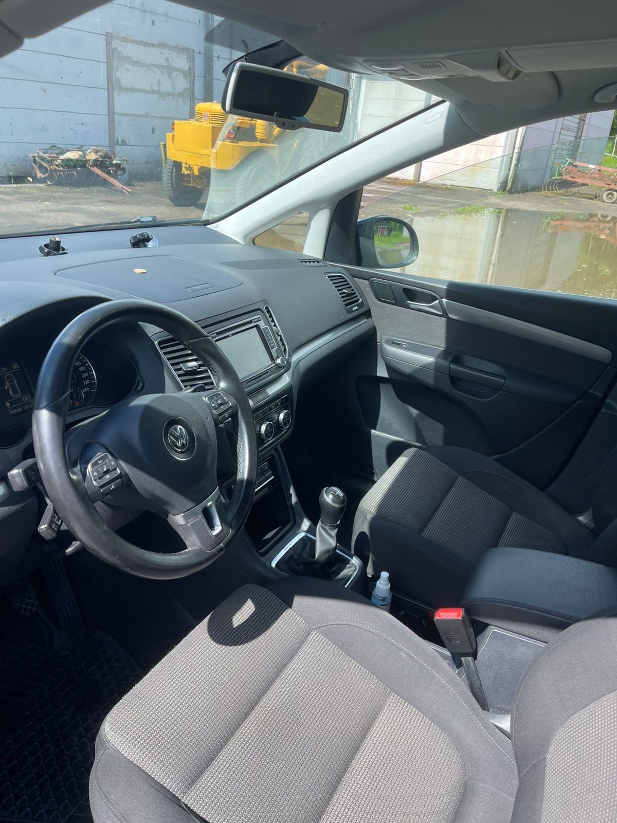 Volkswagen Sharan 2014, kuva 2/3