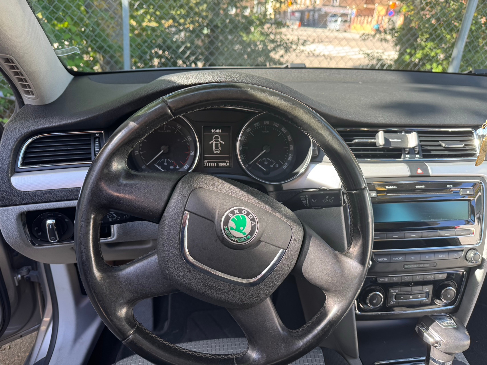 Skoda Superb 2010, bild 7/10
