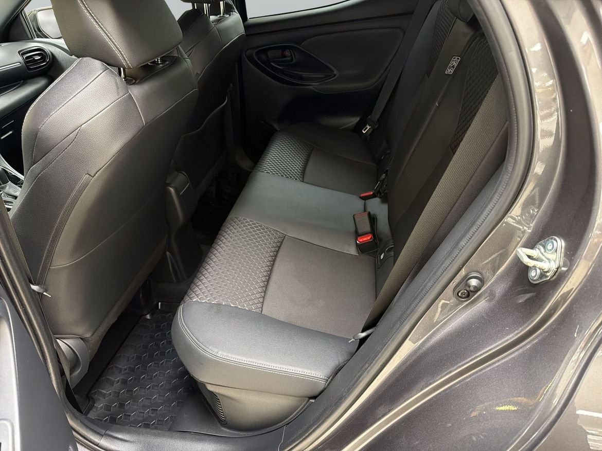 Toyota Yaris 1,5 HYBRID STYLE V-HJUL 2021, bild 7/13