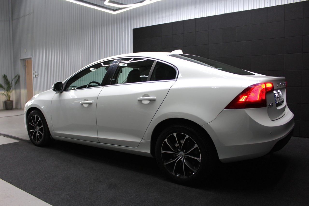 Volvo S60 2013, photo 4/10