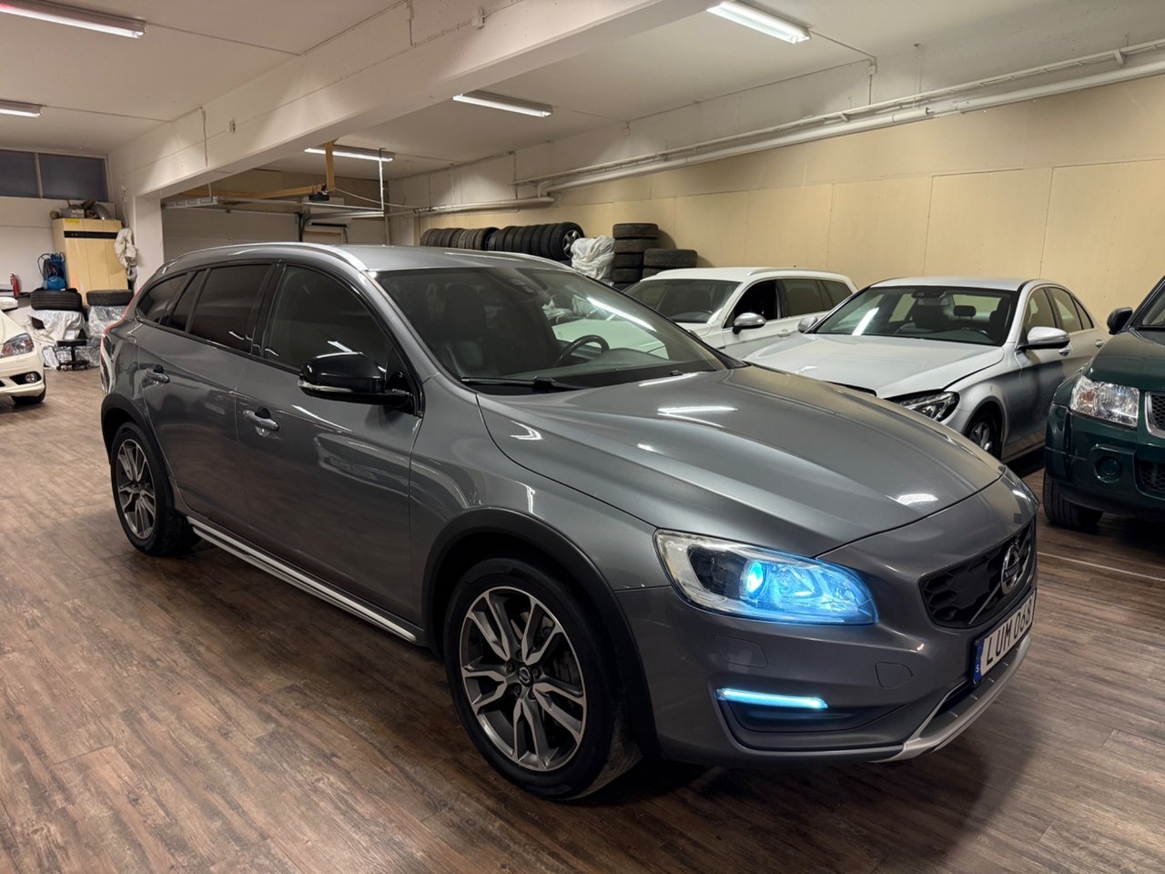 Volvo V60 Cross Country 2016, bild 4/10