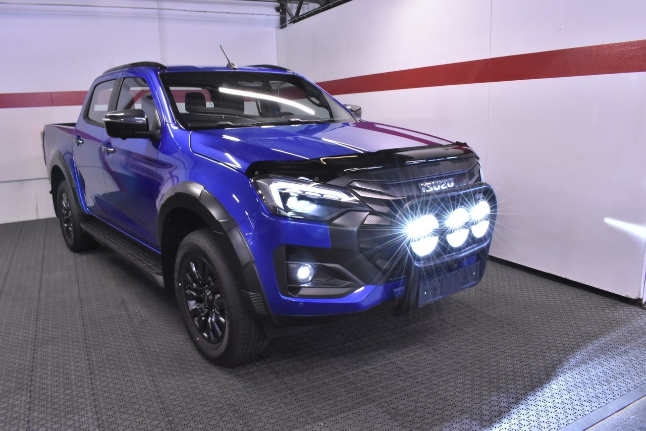 Isuzu XRX Double Cab AT CNG 2026, bild 4/10