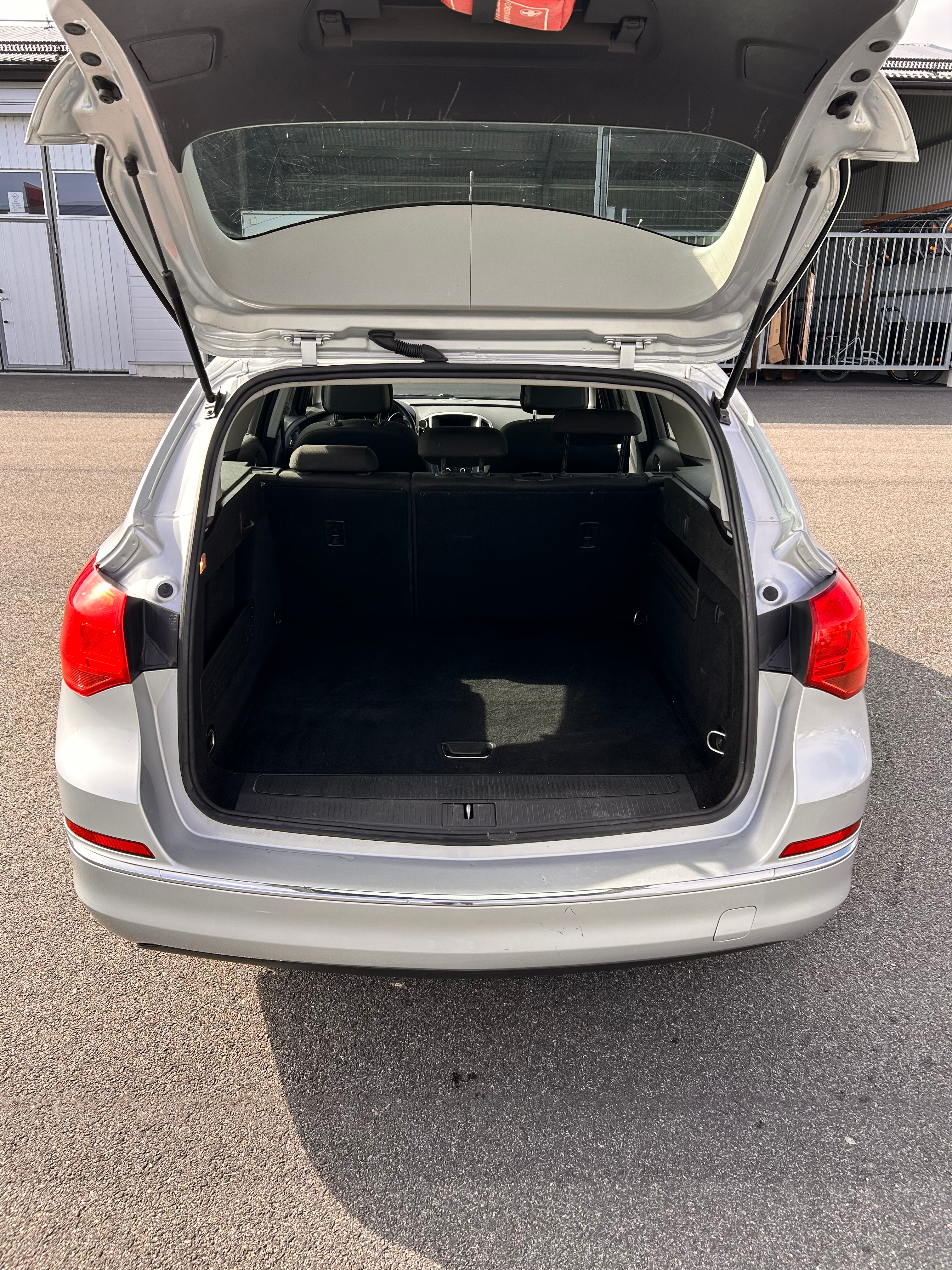 Opel Astra Sports Tourer 1.6 Manuell 2013, bild 5/10