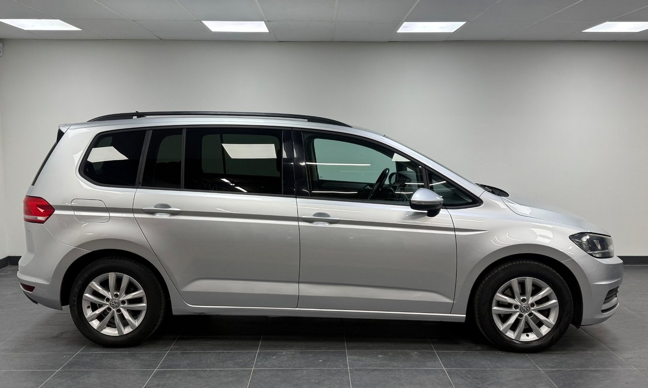 Volkswagen Touran 2016, bild 3/10
