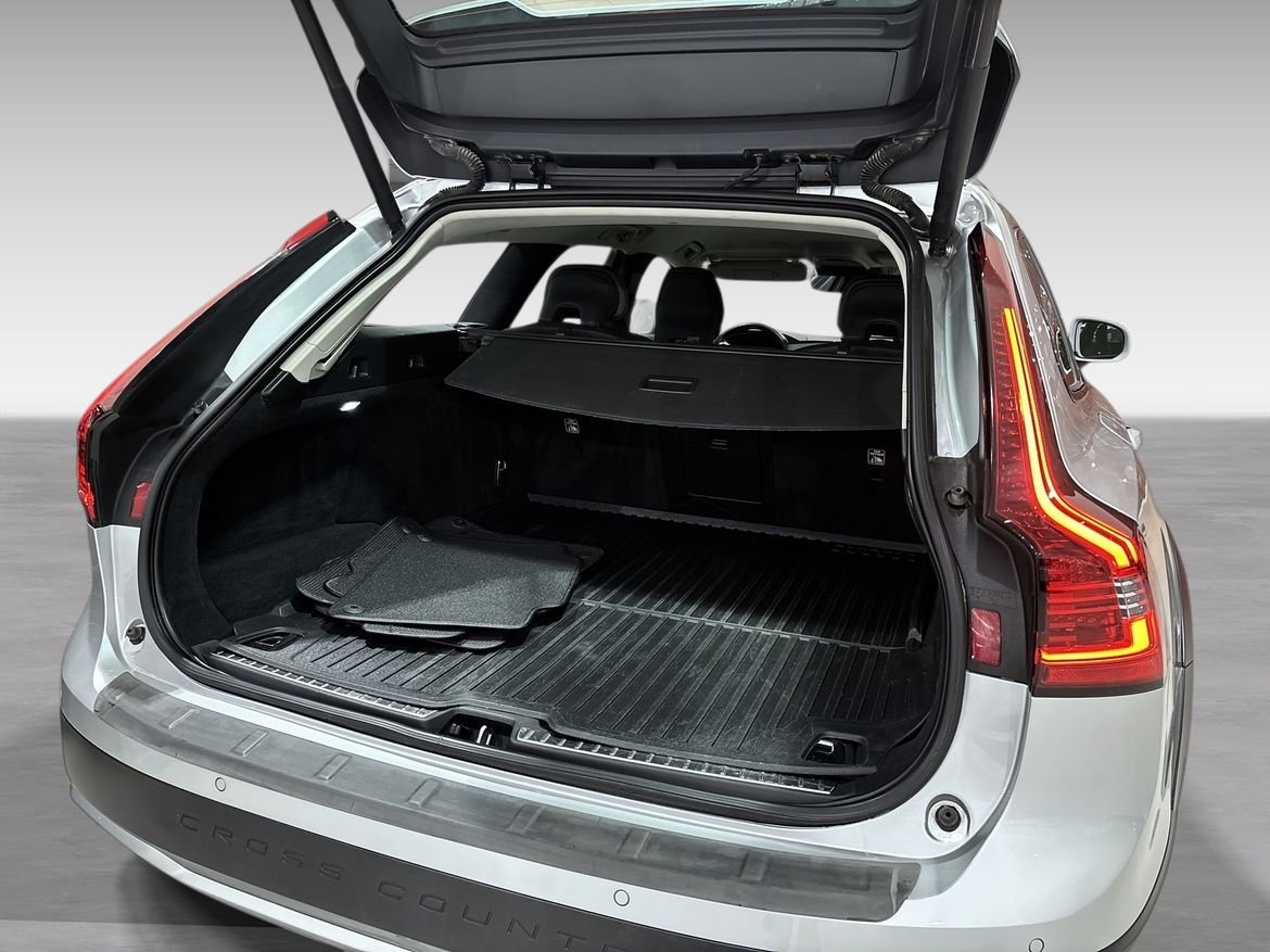 Volvo V90 Cross Country 2021, photo 6/8