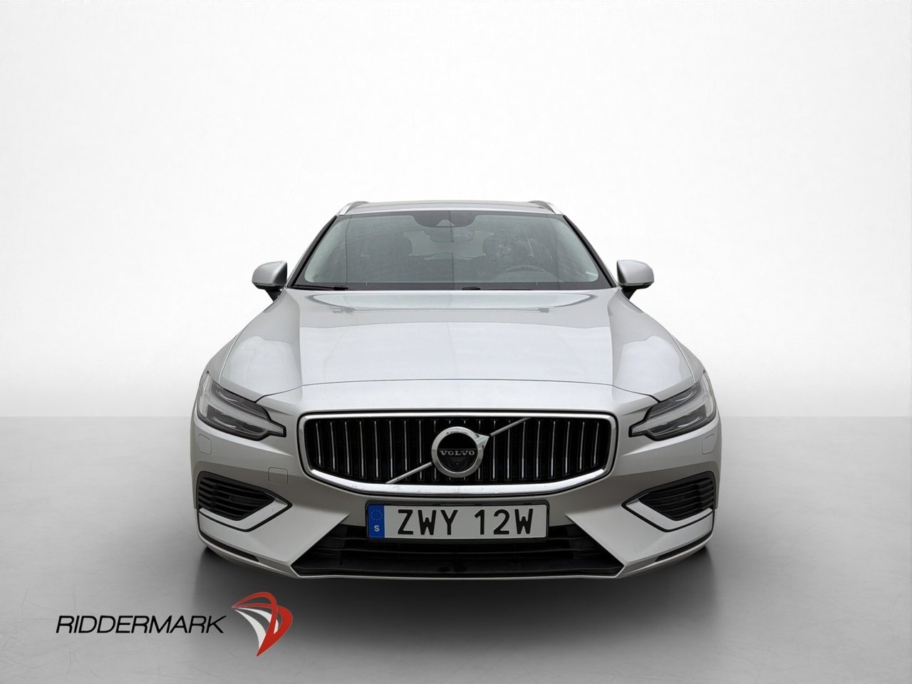Volvo V60 2022, kuva 2/36