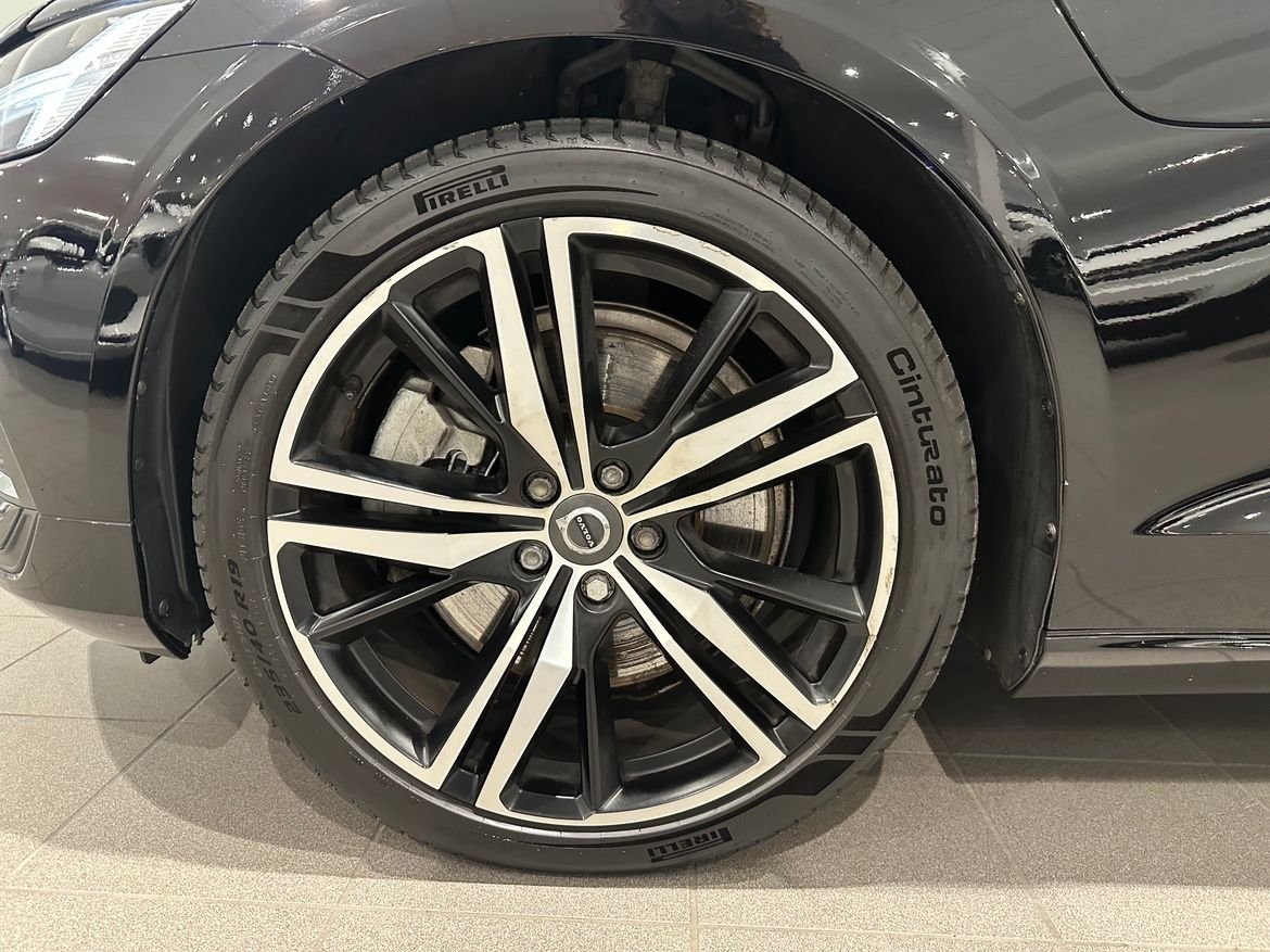 Volvo V60 2022, photo 3/10