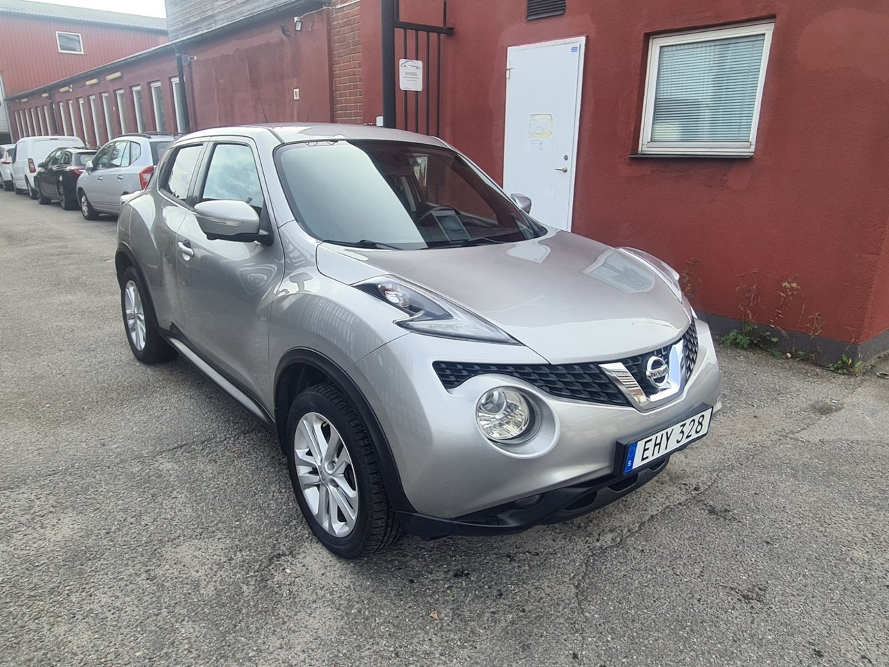 Nissan Juke 1.6 XTRONIC 2015, photo 2/10