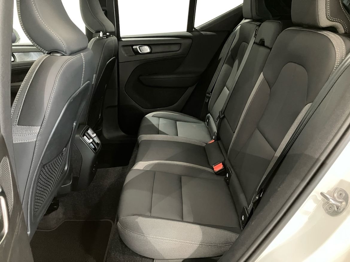 Volvo EX40 2025, photo 7/16