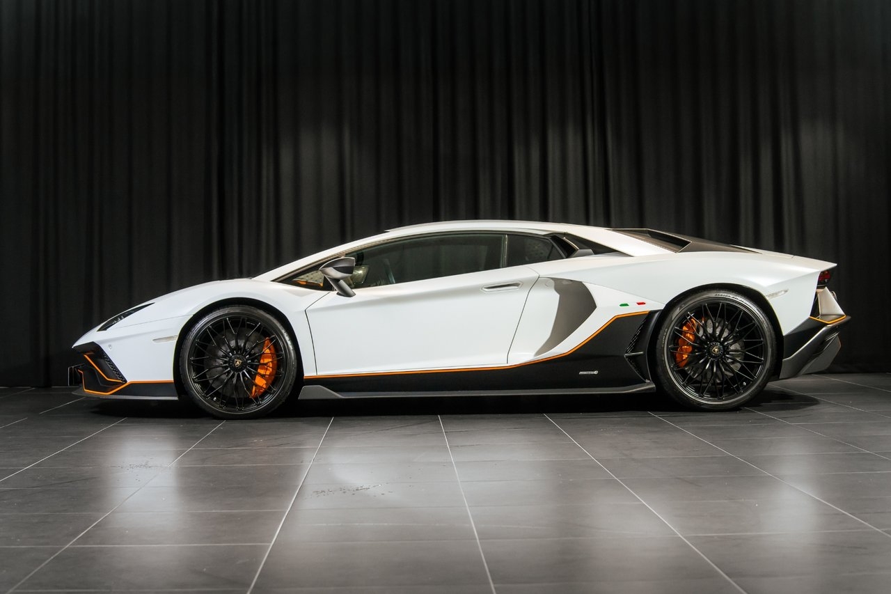 Lamborghini Aventador 2022, bild 2/10
