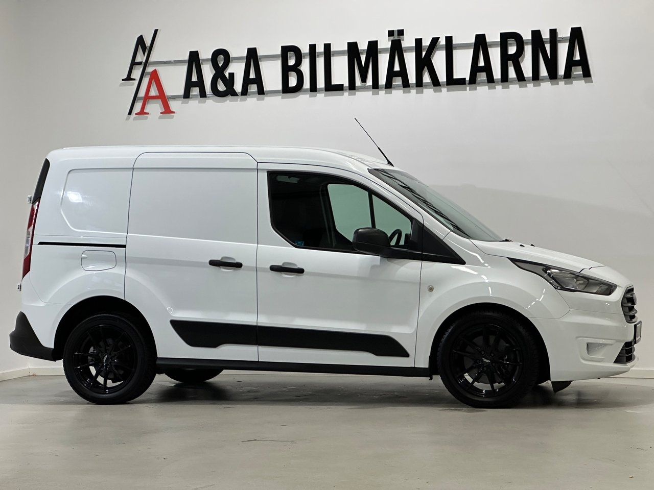 Ford Transit Connect 2020, photo 4/10