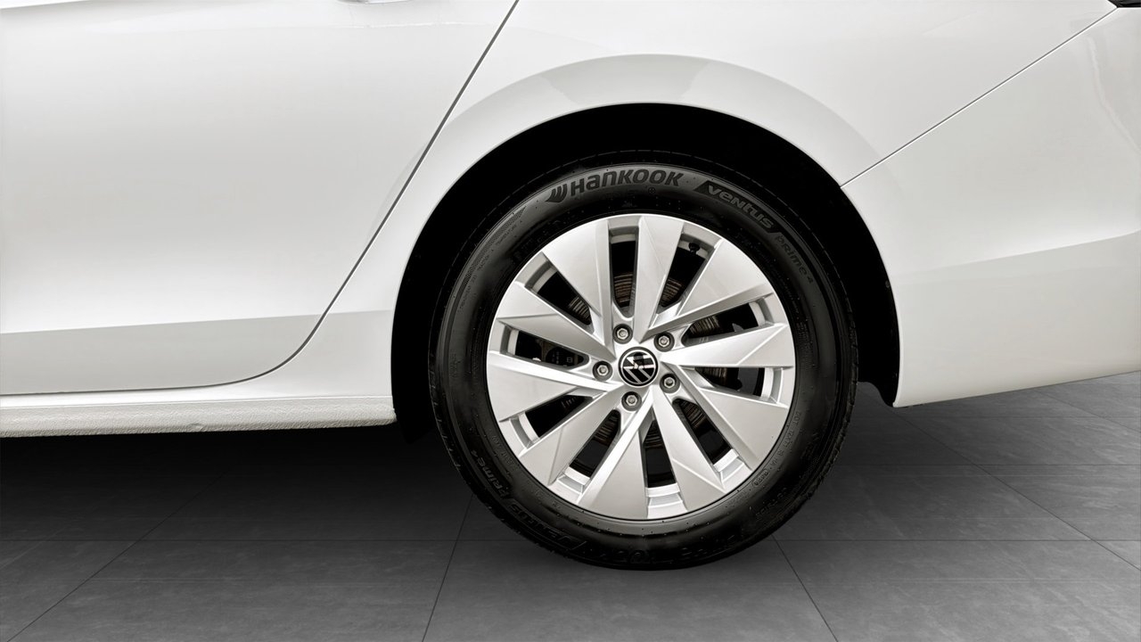 Volkswagen Passat 2025, bild 6/10