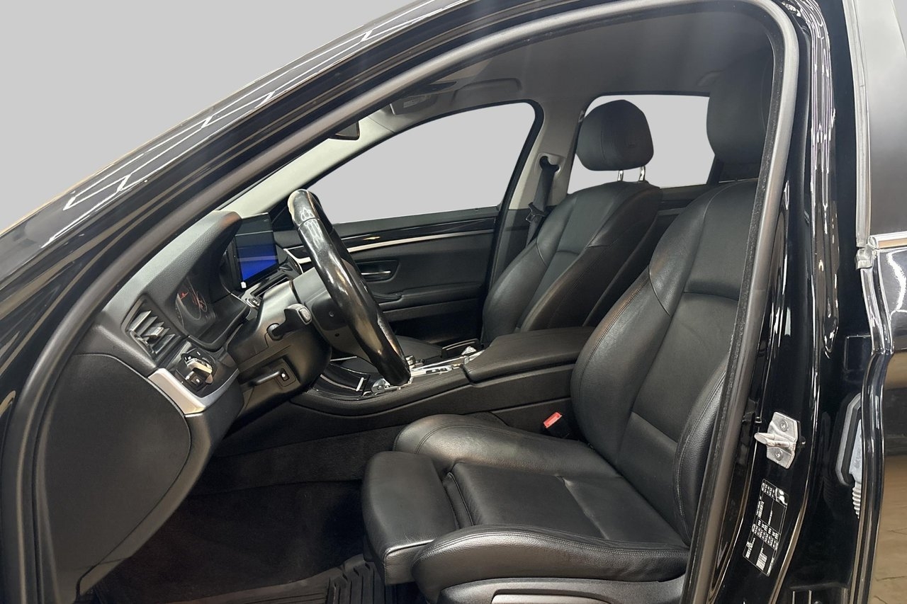 BMW 520 d Steptronic M Sport Ratt 2015, bild 6/10