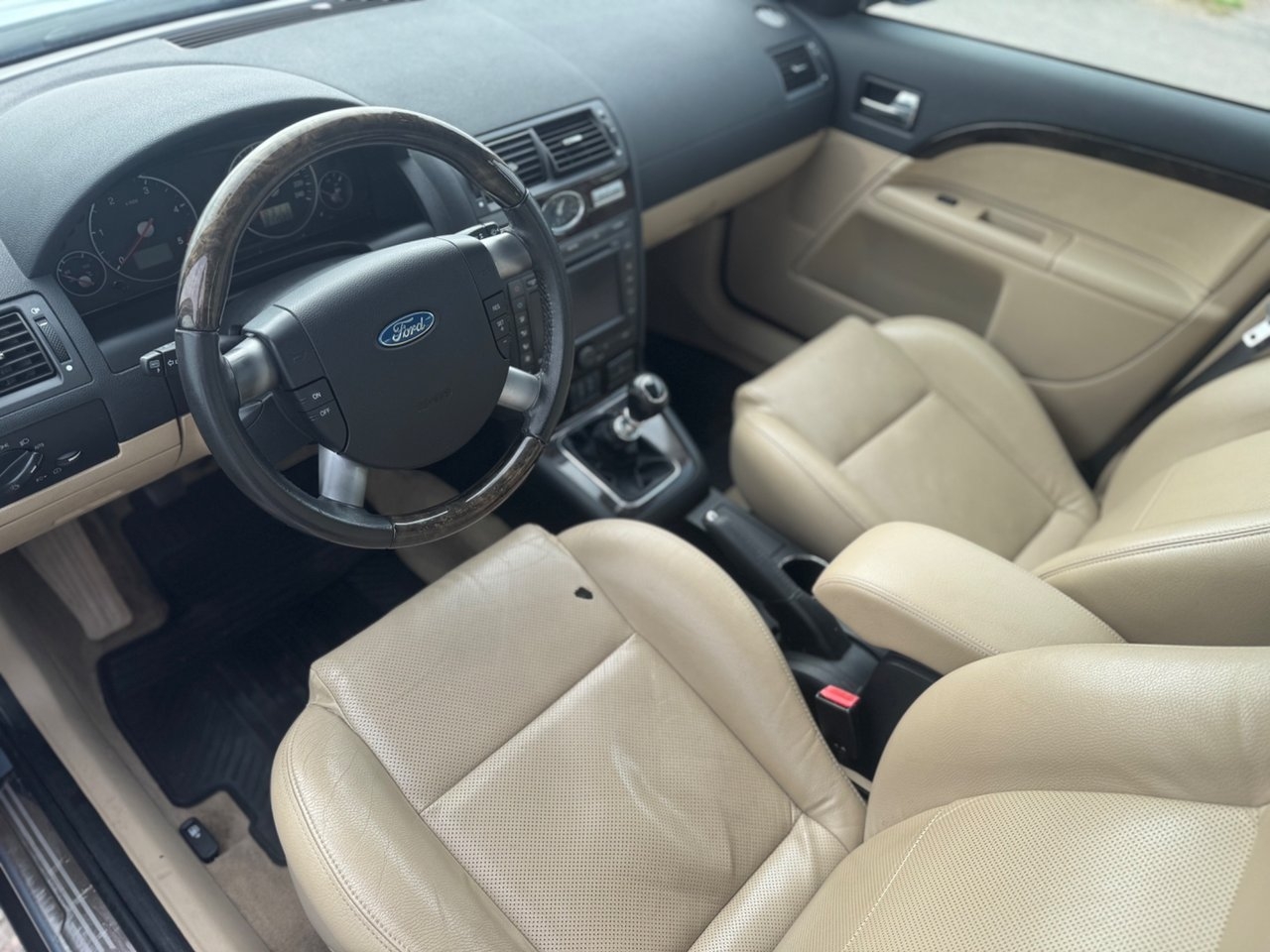 Ford Mondeo Halvkombi 2.2 TDCi 2007, bild 7/10