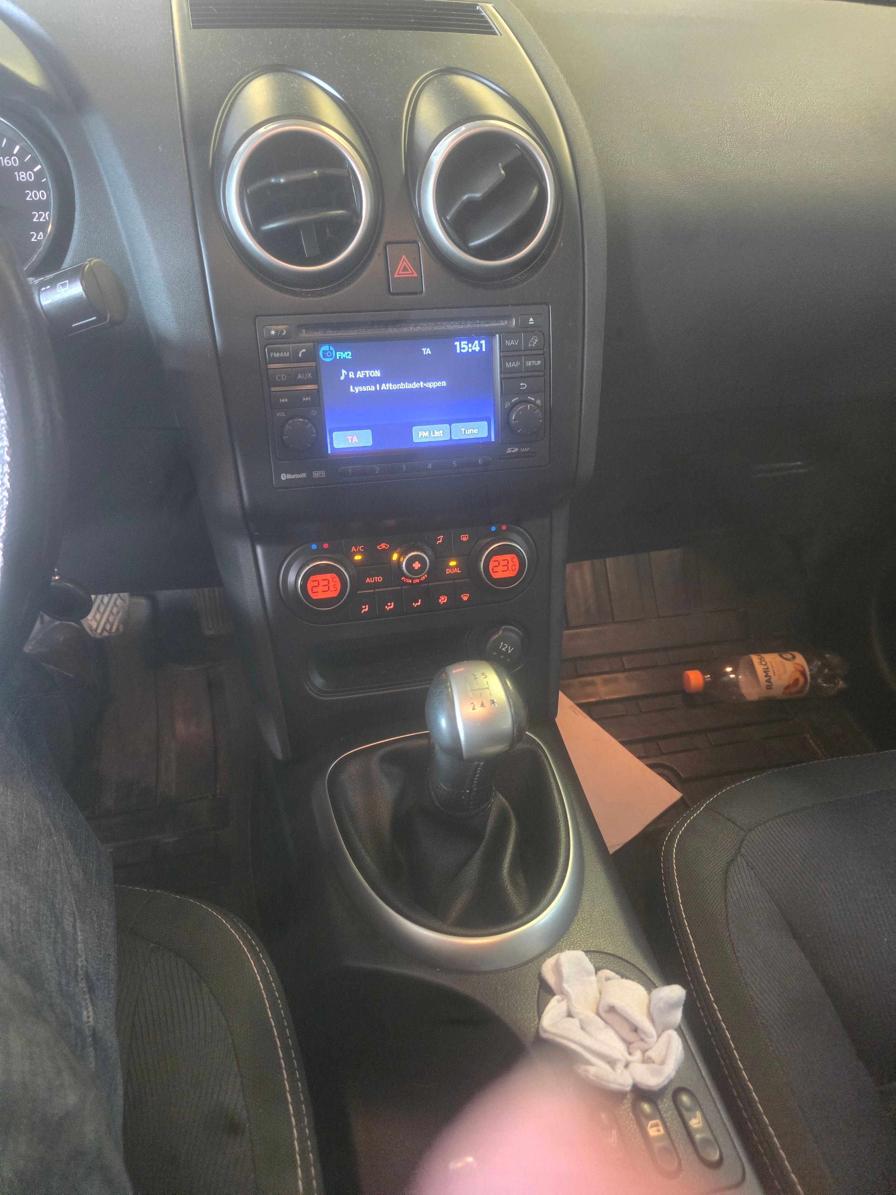 Nissan Qashqai 1.6 Manuell 2010, bild 5/8