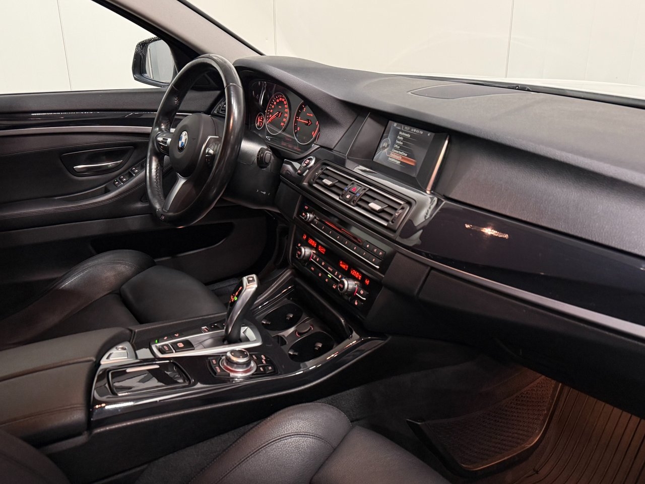 BMW 520 2016, kuva 7/10