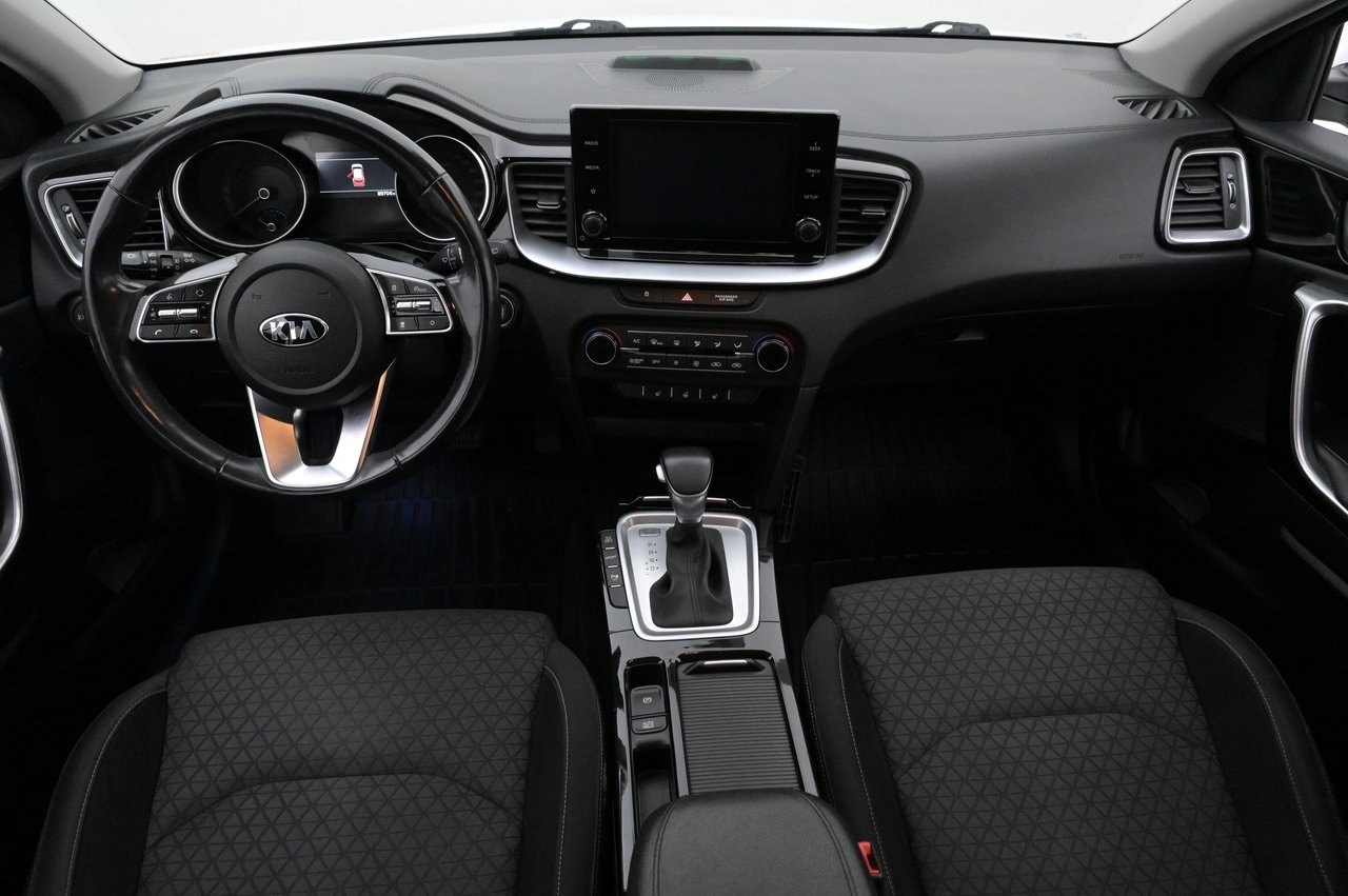 Kia Ceed SW Plug-in Hybrid Advance 2021, photo 6/10