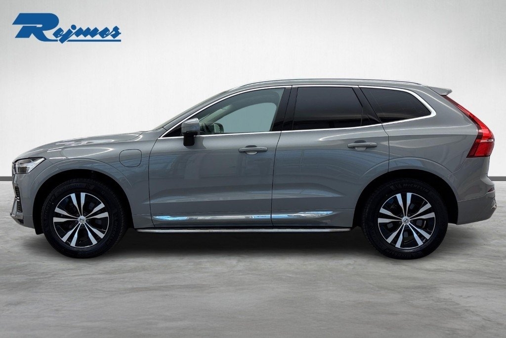 Volvo XC60 T6 Core Special Edition 2025, bild 3/28