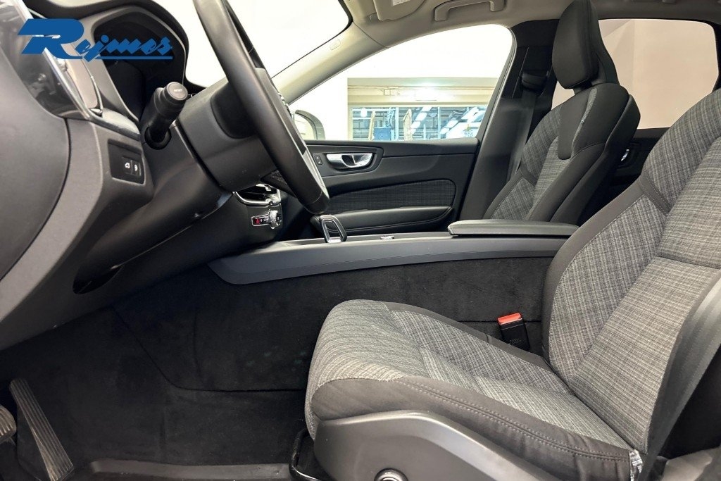 Volvo XC60 T6 Core Special Edition 2025, bild 5/28