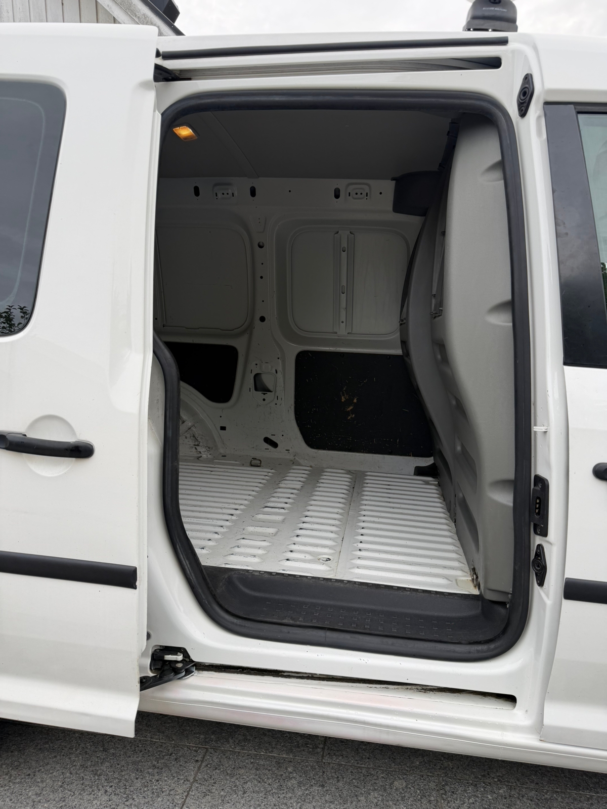 Volkswagen Caddy Maxi 2011, bild 7/10
