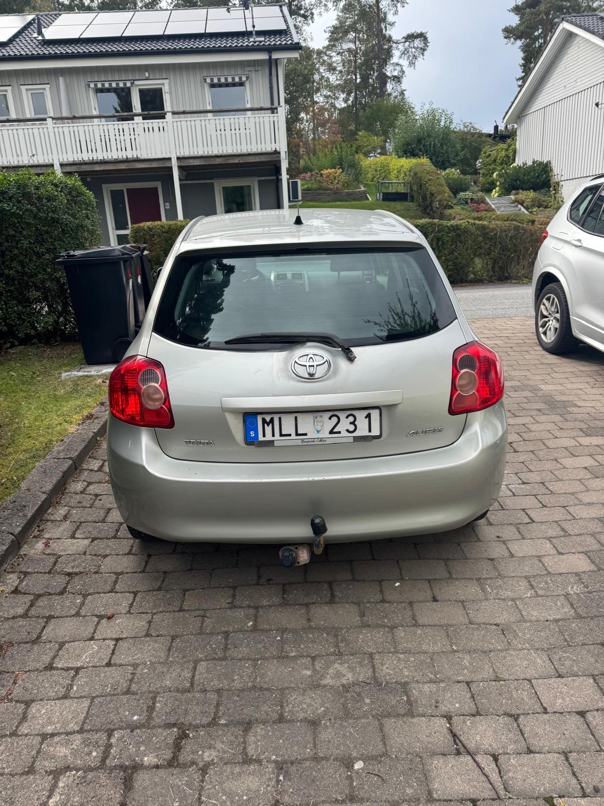 Toyota Auris 2008, photo 2/7