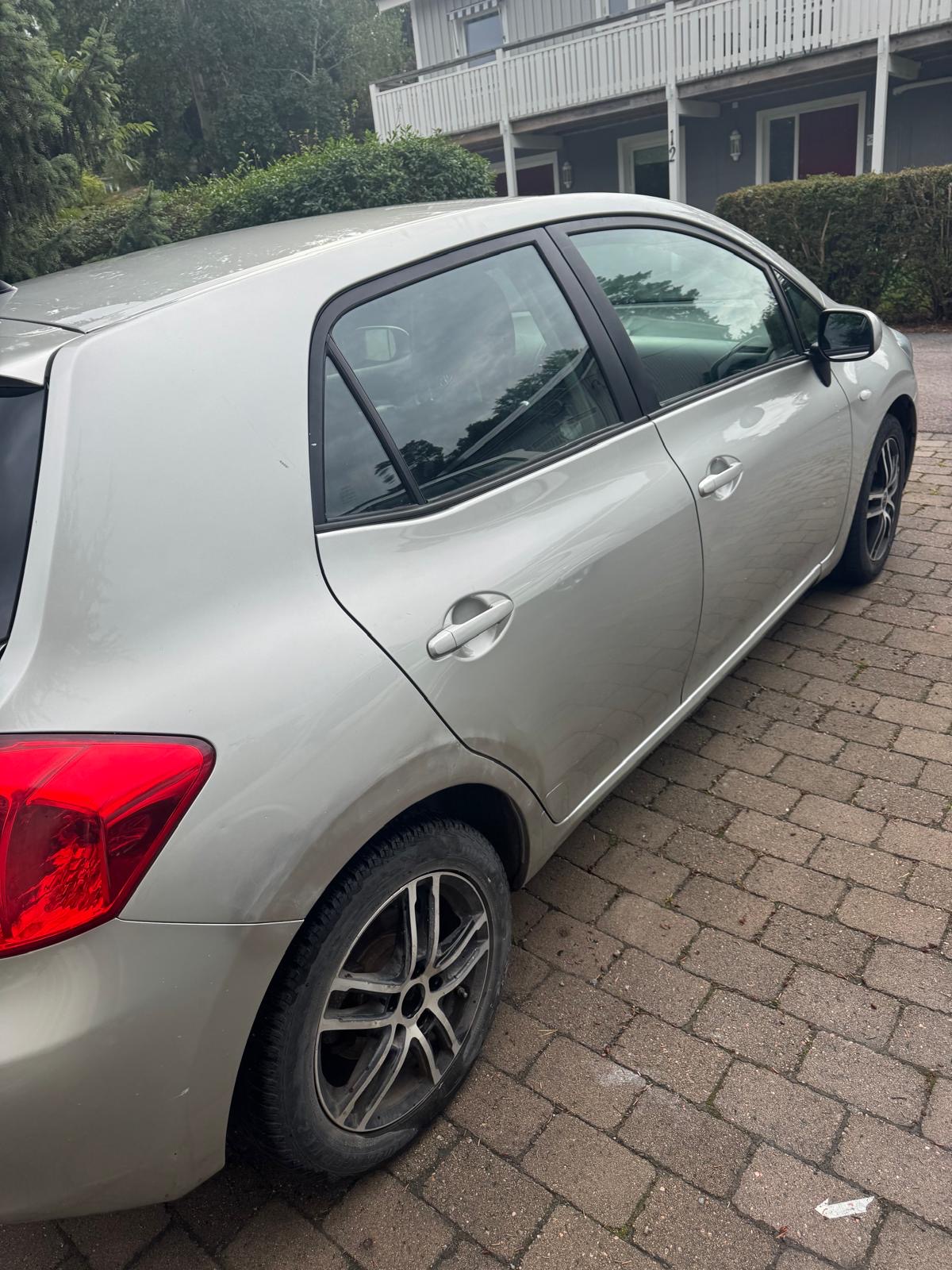 Toyota Auris 2008, photo 3/7