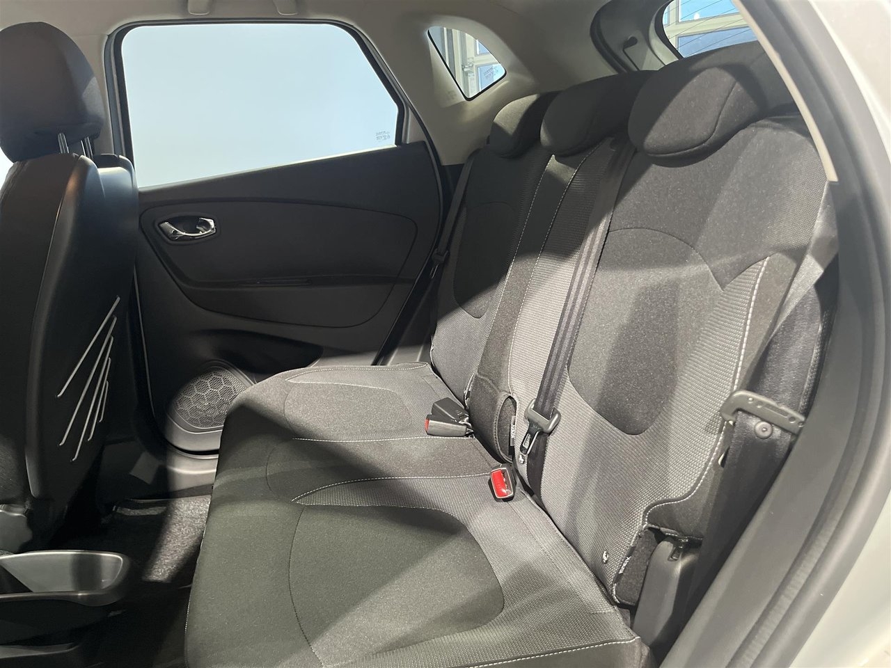 Renault Captur Zen TCe 90hk Man 2016, kuva 4/10