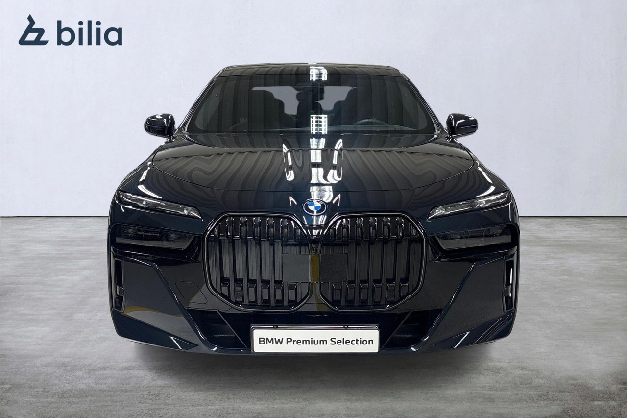 BMW i7 xDrive 60 M-Sport Pro 2025, photo 5/10