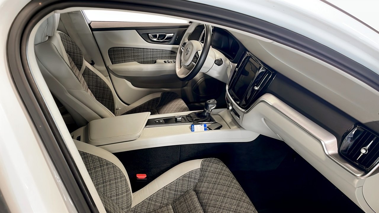 Volvo V60 2019, kuva 3/9