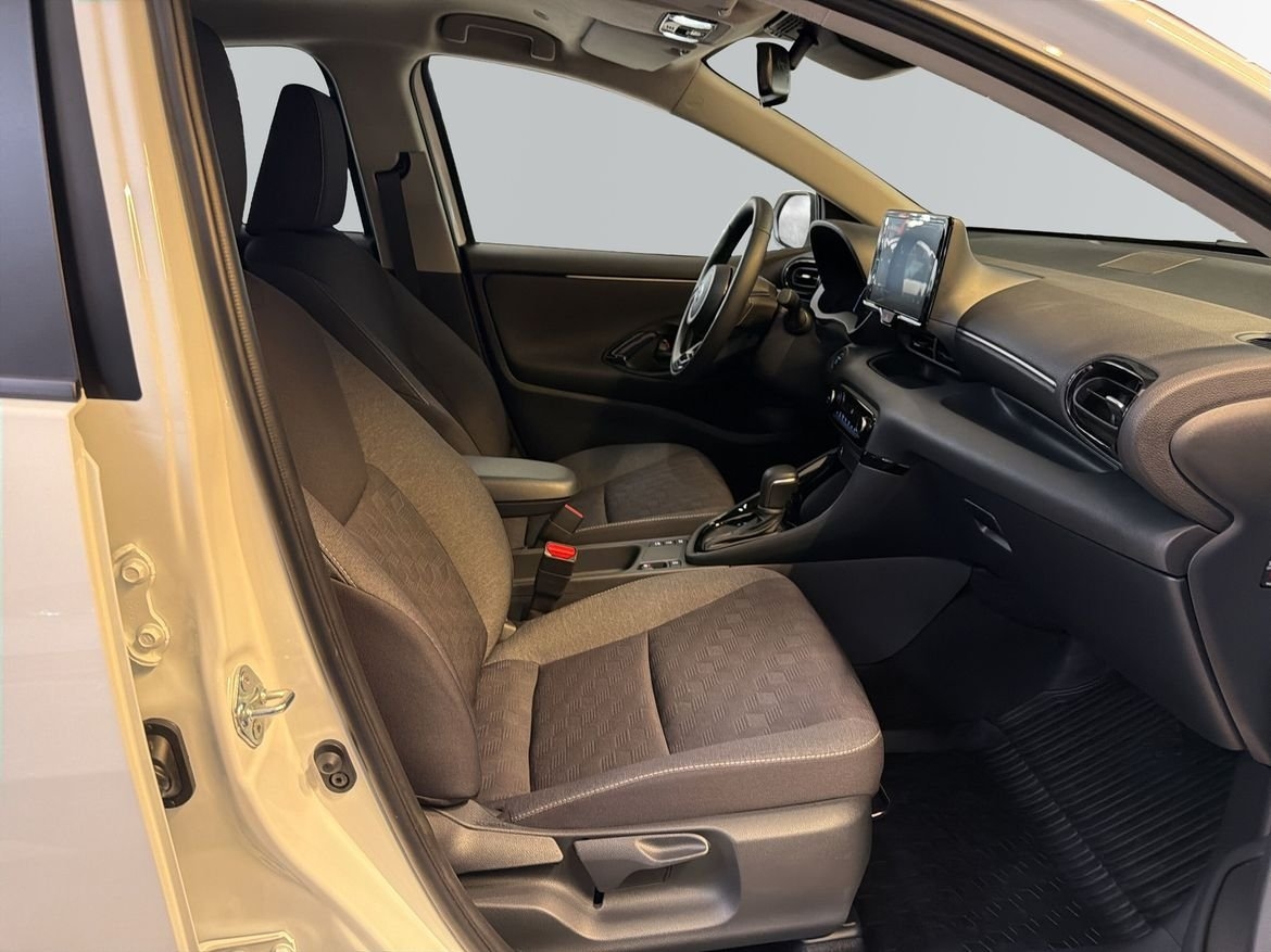 Toyota Yaris 2026, photo 6/13