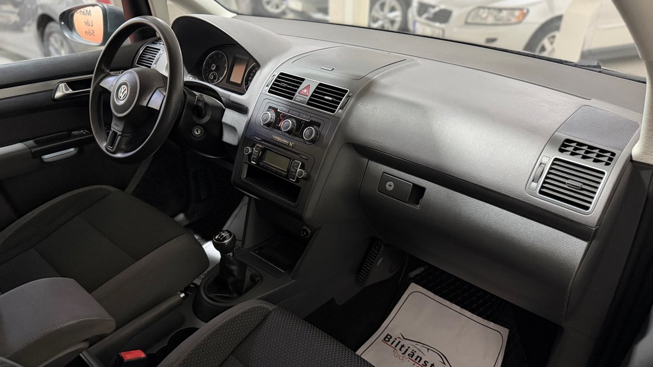 Volkswagen Touran 2011, bild 7/10