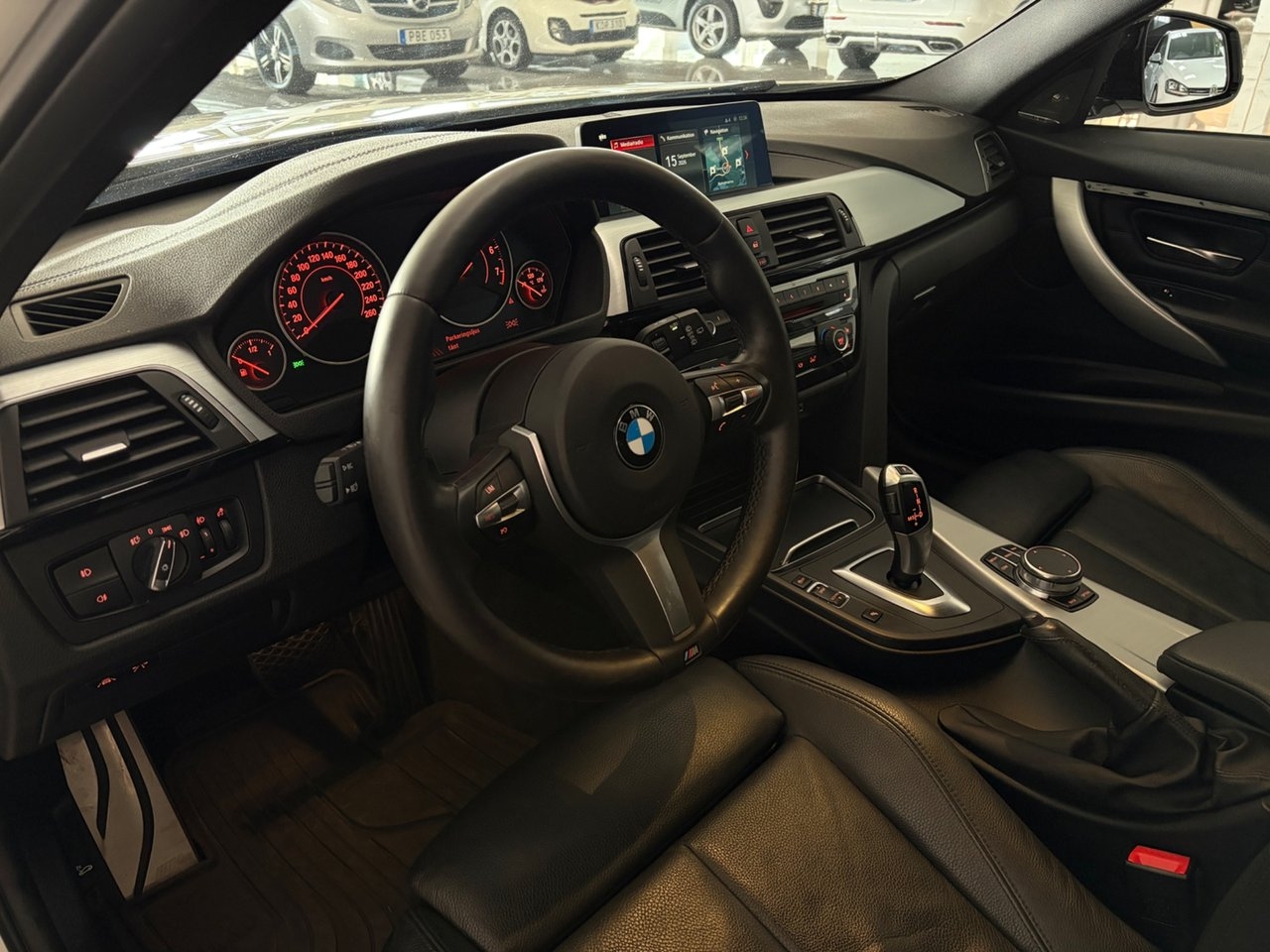 BMW 320 i xDrive Touring M Sport 2018, photo 5/10