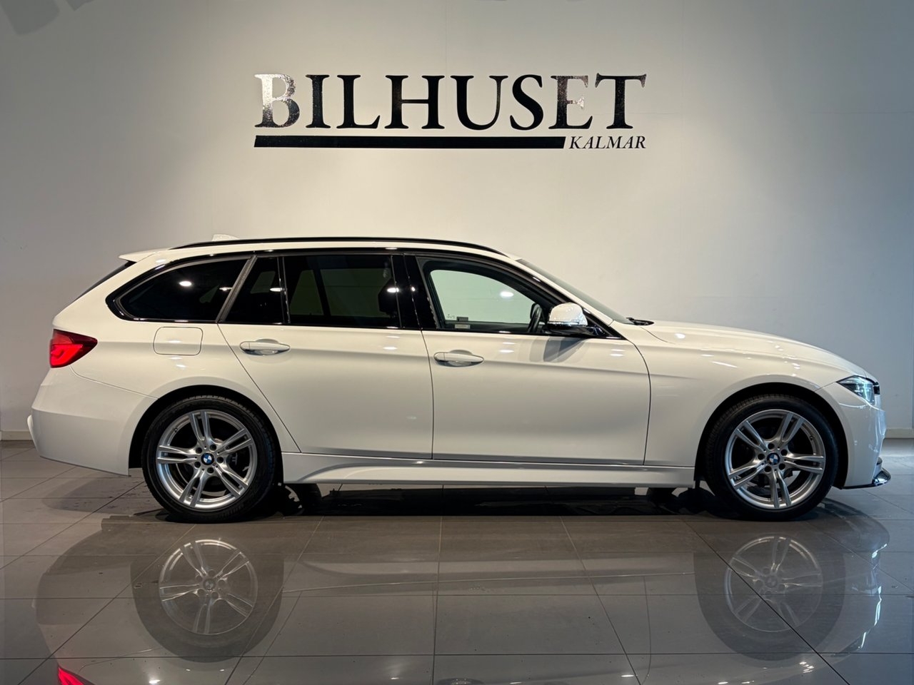 BMW 320 i xDrive Touring M Sport 2018, photo 3/10