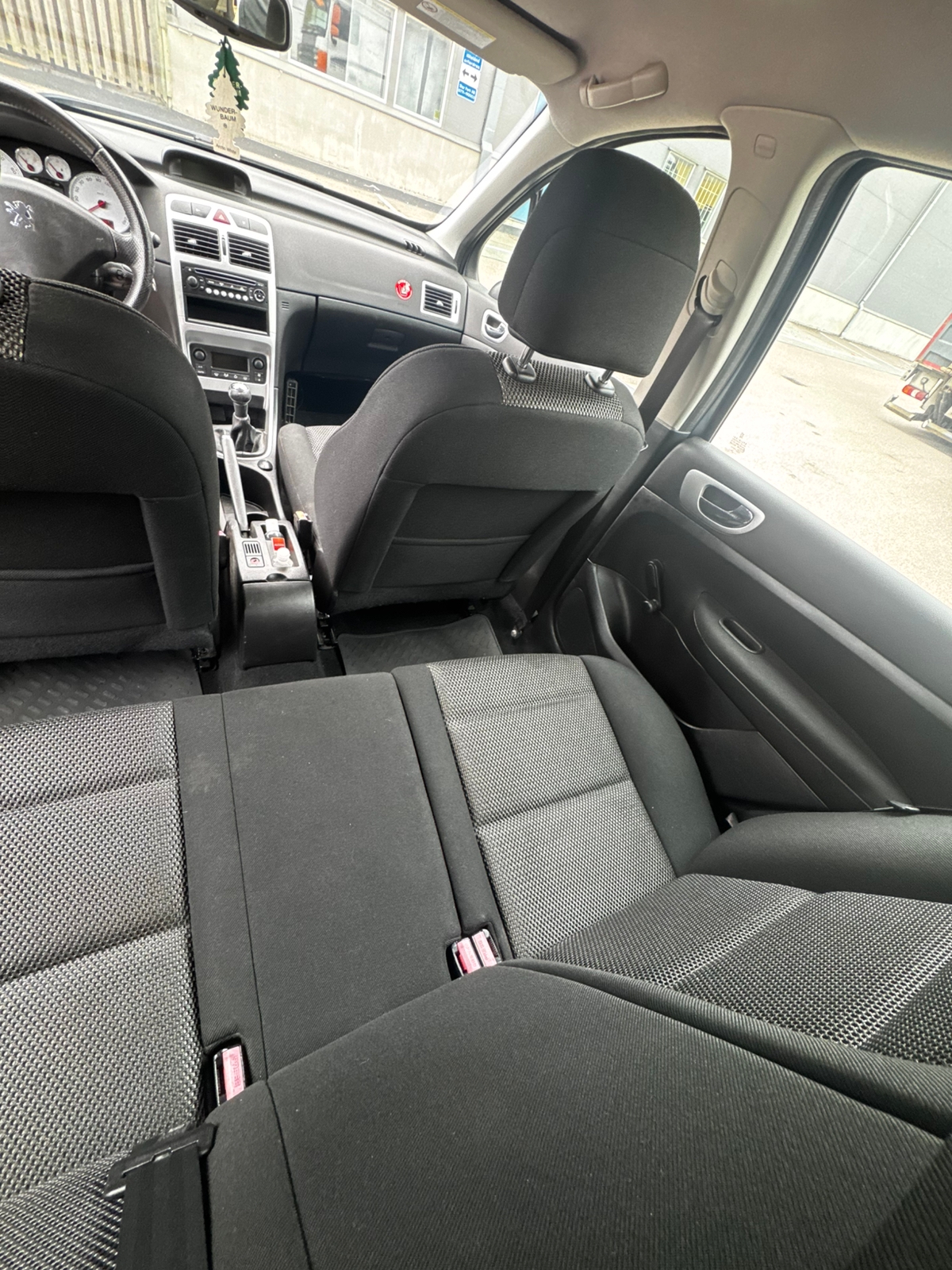 Peugeot 307 5-dörrar 1.6 Bioflex Manuell 2008, bild 6/8
